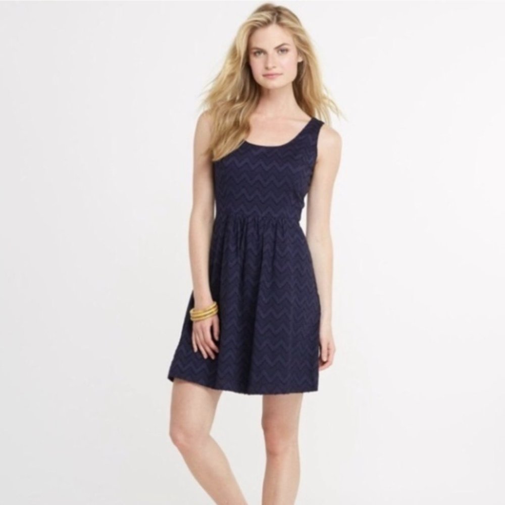 VINEYARD VINES Navy Cotton Fit and Flare - Size 8